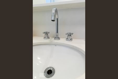 Apartamento à venda com 46m², 1 quarto e 2 vagasBanheiro