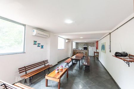 Apartamento à venda com 55m², 2 quartos e 1 vaga Apartamento à venda com 55m², 2 quartos e 1 vagaÁrea comum - Salão de festas