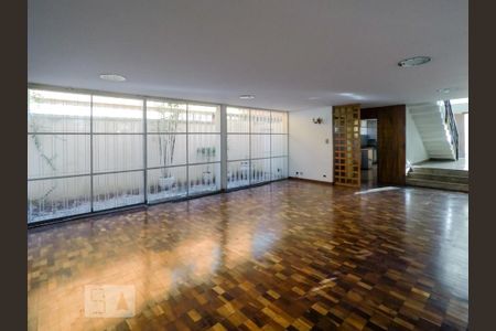 Casa para alugar com 3 quartos, 280m² em Vila Mariana, São Paulo
