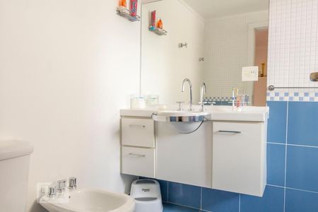 Apartamento à venda com 225m², 3 quartos e 4 vagas Apartamento à venda com 225m², 3 quartos e 4 vagasBanheiro 1