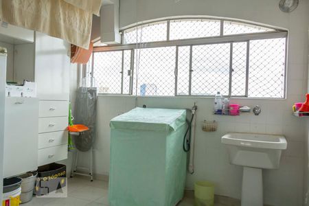 Apartamento à venda com 225m², 3 quartos e 4 vagas Apartamento à venda com 225m², 3 quartos e 4 vagasLavanderia