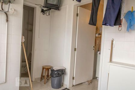 Apartamento à venda com 225m², 3 quartos e 4 vagas Apartamento à venda com 225m², 3 quartos e 4 vagasLavanderia