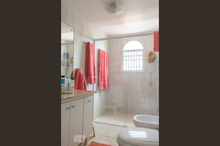 Apartamento à venda com 225m², 3 quartos e 4 vagas Apartamento à venda com 225m², 3 quartos e 4 vagasBanheiro 2