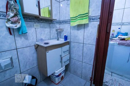 Casa à venda com 100m², 2 quartos e 6 vagas Casa à venda com 100m², 2 quartos e 6 vagasBanheiro