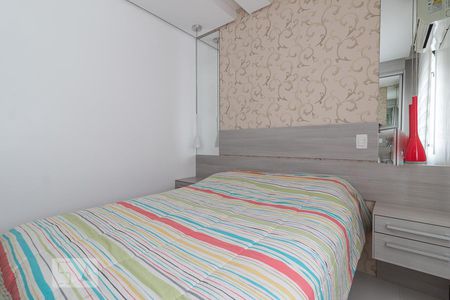 Dormitório de apartamento à venda com 2 quartos, 58m² em Passo da Areia, Porto Alegre