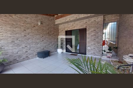 Casa à venda com 120m², 3 quartos e 2 vagasVaranda Quarto 1 suíte