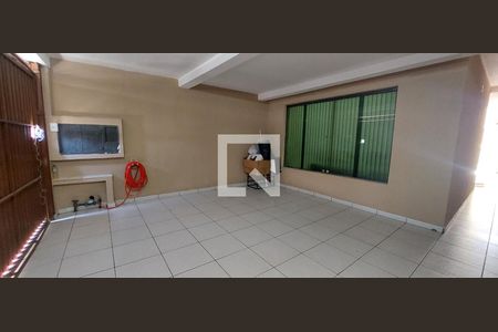 Casa à venda com 120m², 3 quartos e 2 vagasGaragem