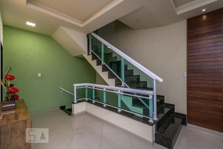 Sala - Hall da entrada de apartamento para alugar com 3 quartos, 520m² em Olaria, Rio de Janeiro