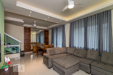 Sala de apartamento para alugar com 3 quartos, 520m² em Olaria, Rio de Janeiro