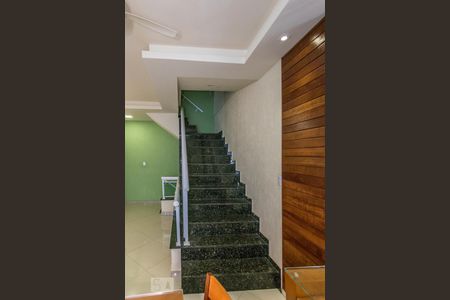 Sala - Escada para o 2º piso de apartamento à venda com 3 quartos, 520m² em Olaria, Rio de Janeiro