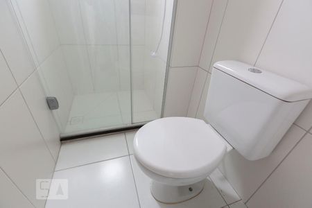 Banheiro de apartamento para alugar com 1 quarto, 47m² em Partenon, Porto Alegre