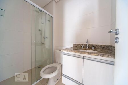 Banheiro  de apartamento à venda com 2 quartos, 60m² em Jardim, Santo André