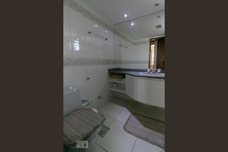 Banheiro de apartamento para alugar com 1 quarto, 42m² em Centro, Campinas