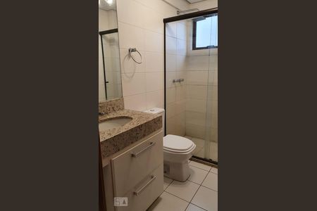 Banheiro de apartamento à venda com 1 quarto, 117m² em Petrópolis, Porto Alegre