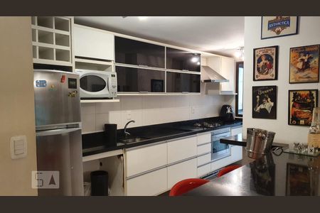 Cozinha de apartamento à venda com 1 quarto, 117m² em Petrópolis, Porto Alegre