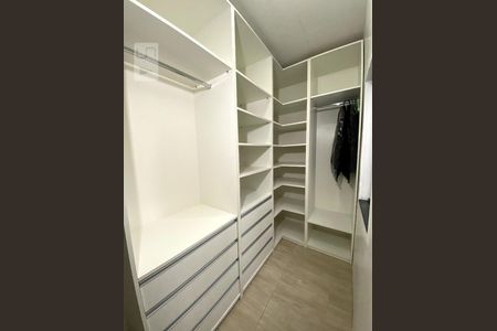 Casa à venda com 120m², 4 quartos e 4 vagasCloset