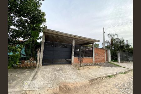 Casa à venda com 120m², 4 quartos e 4 vagasFachada