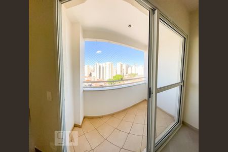 Apartamento à venda com 80m², 2 quartos e 2 vagasVaranda