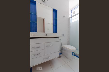 Banheiro de apartamento à venda com 1 quarto, 38m² em Leme, Rio de Janeiro