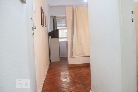 Sala - Dormitório  de kitnet/studio à venda com 1 quarto, 33m² em Copacabana, Rio de Janeiro