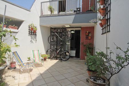 Casa à venda com 165m², 3 quartos e 2 vagasÁrea Externa