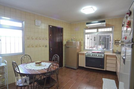 Casa à venda com 165m², 3 quartos e 2 vagasCozinha