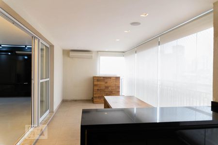 Sacada de apartamento à venda com 2 quartos, 140m² em Bosque da Saúde, São Paulo