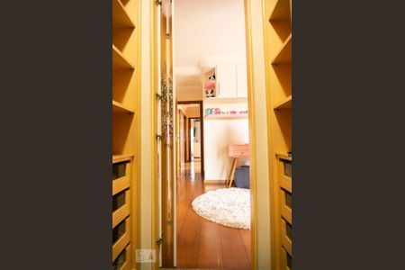 Apartamento à venda com 130m², 3 quartos e 2 vagasCloset do Quarto 2