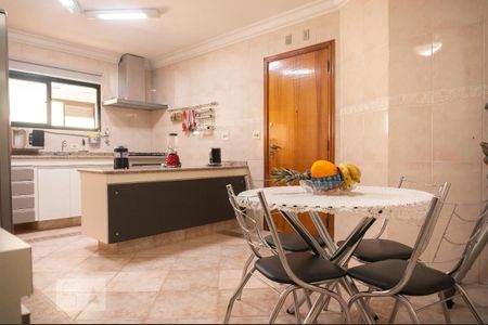 Apartamento à venda com 130m², 3 quartos e 2 vagasCozinha