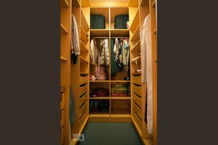 Apartamento à venda com 130m², 3 quartos e 2 vagasCloset do Quarto 2