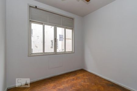 Quarto 1 de apartamento para alugar com 2 quartos, 70m² em Ramos, Rio de Janeiro