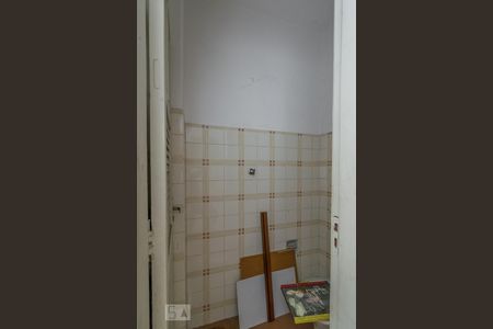 Apartamento para alugar com 70m², 2 quartos e sem vaga Apartamento para alugar com 70m², 2 quartos e sem vagaBanheiro de Serviço