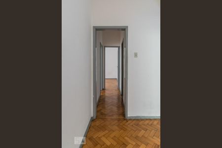 Corredor de apartamento para alugar com 2 quartos, 70m² em Ramos, Rio de Janeiro