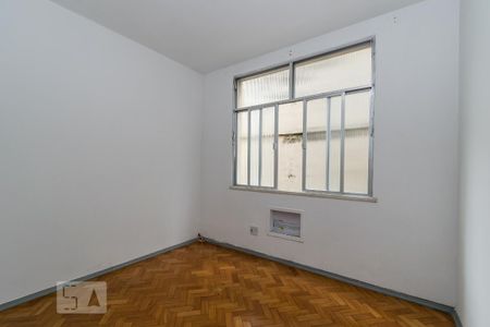 Quarto 1 de apartamento para alugar com 2 quartos, 70m² em Ramos, Rio de Janeiro