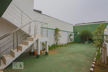 Casa à venda com 192m², 3 quartos e 4 vagas Casa à venda com 192m², 3 quartos e 4 vagasQuintal
