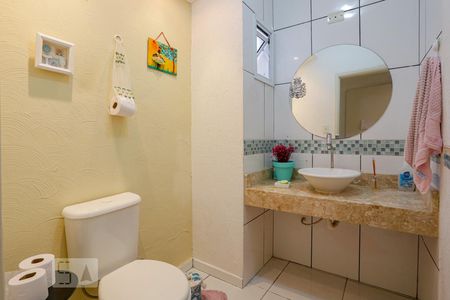 Banheiro de casa à venda com 3 quartos, 192m² em Vila Santo Estefano, São Paulo