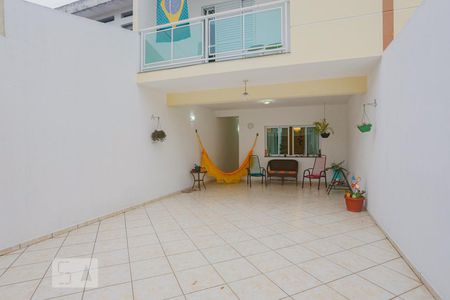 Casa à venda com 192m², 3 quartos e 4 vagas Casa à venda com 192m², 3 quartos e 4 vagasGaragem