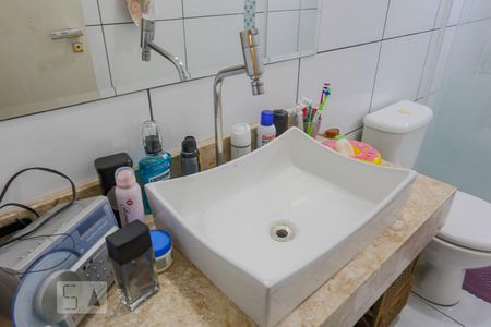 Casa à venda com 192m², 3 quartos e 4 vagas Casa à venda com 192m², 3 quartos e 4 vagasBanheiro Suíte