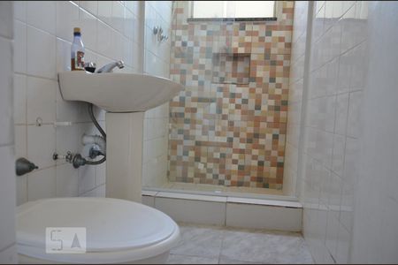 Apartamento para alugar com 57m², 2 quartos e sem vagaBANHEIRO