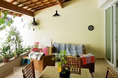 Casa à venda com 230m², 3 quartos e 3 vagasVaranda