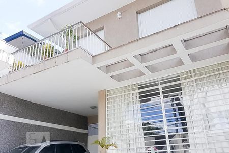 Casa à venda com 230m², 3 quartos e 3 vagasFachada