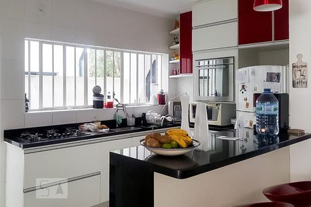 Casa à venda com 230m², 3 quartos e 3 vagasCozinha