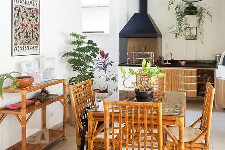 Casa à venda com 230m², 3 quartos e 3 vagasChurrasqueira