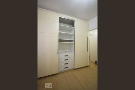 Apartamento à venda com 98m², 3 quartos e 2 vagasArmário da Suíte 