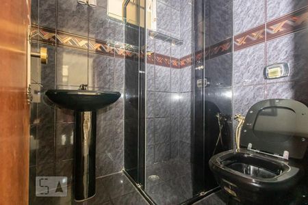 Banheiro de apartamento à venda com 2 quartos, 64m² em Carlos Prates, Belo Horizonte