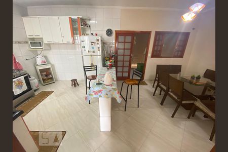 Casa para alugar com 350m², 4 quartos e 8 vagasCozinha