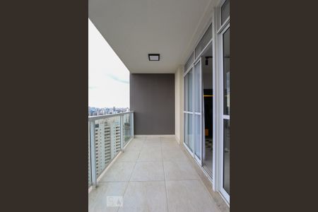 Studio para alugar com 42m², 1 quarto e 1 vaga Studio para alugar com 42m², 1 quarto e 1 vagaVaranda