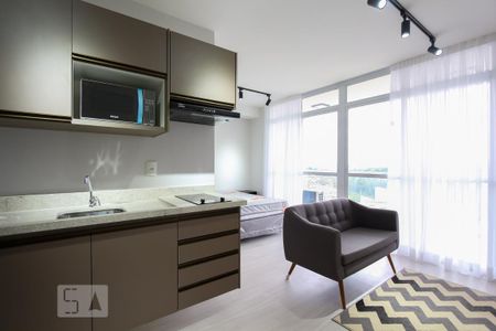 Sala/Cozinha de kitnet/studio para alugar com 1 quarto, 42m² em Real Parque, São Paulo
