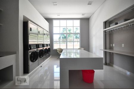 Studio para alugar com 42m², 1 quarto e 1 vaga Studio para alugar com 42m², 1 quarto e 1 vagaLavanderia