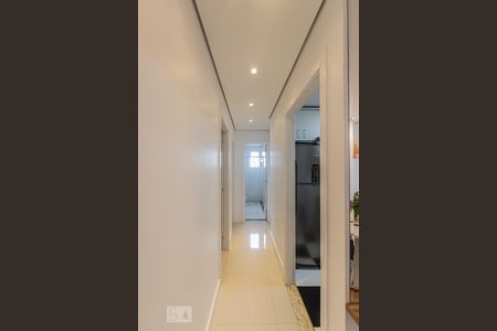 Corredor de apartamento para alugar com 3 quartos, 73m² em Vila Bertioga, São Paulo